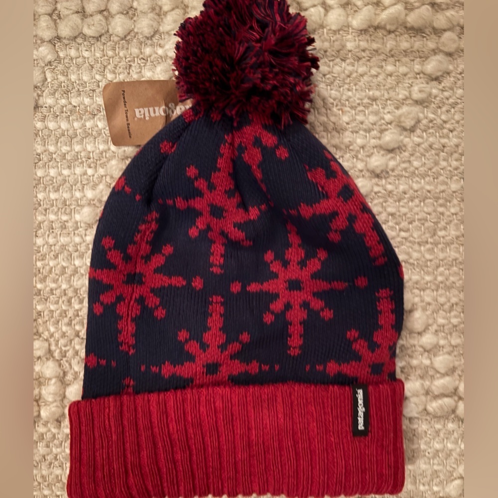 Brand new with tags Patagonia Powder Town Beanie Oxide Red